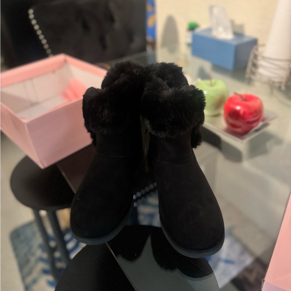 Juicy Couture Black Micro Boots - Picture 4 of 5